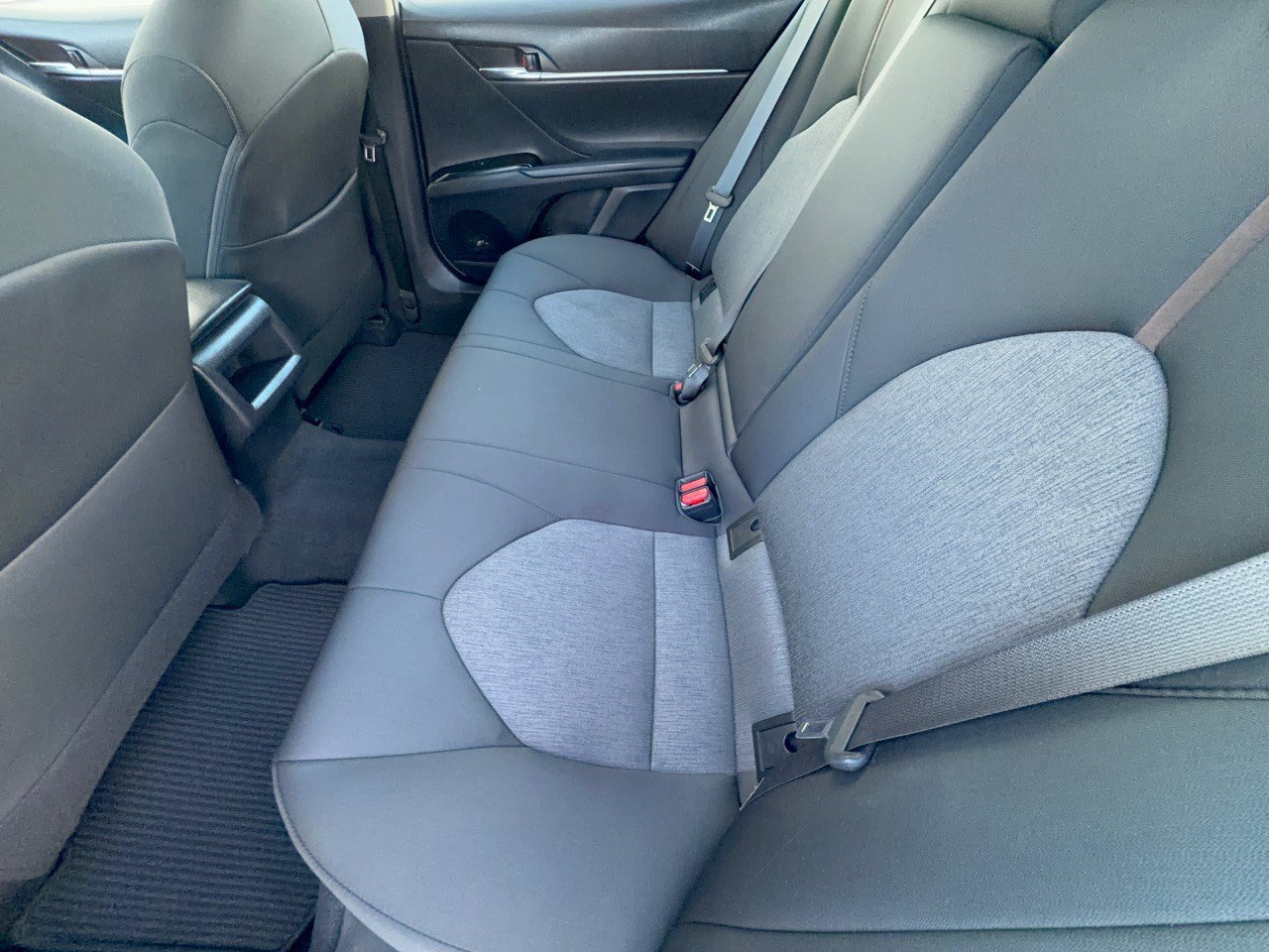 Used 2019 Toyota Camry LE FWD image 25