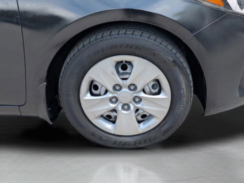 Used 2017 Kia Forte LX FWD image 9