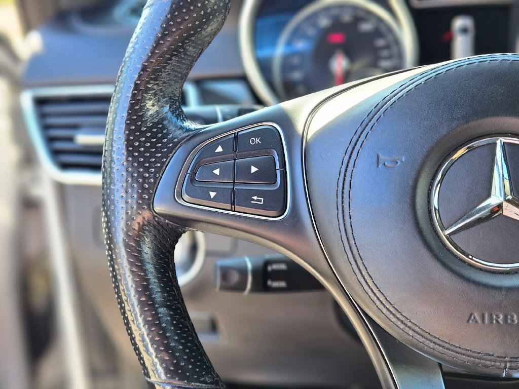 Used 2017 Mercedes-Benz GLS 450 4MATIC image 31