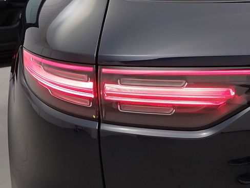 Used 2019 Porsche Cayenne image 37