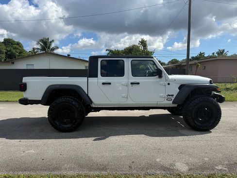 Used 2023 Jeep Gladiator Sport AWD/4WD image 5