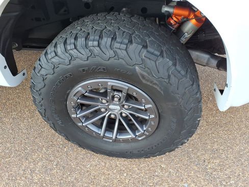 Used 2019 Ford F150 Raptor w/ Equipment Group 802A Luxury image 35