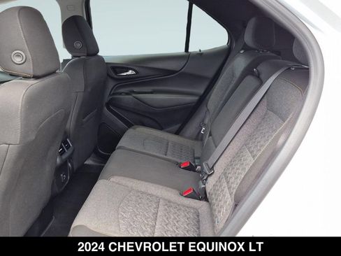 Used 2024 Chevrolet Equinox LT FWD image 16
