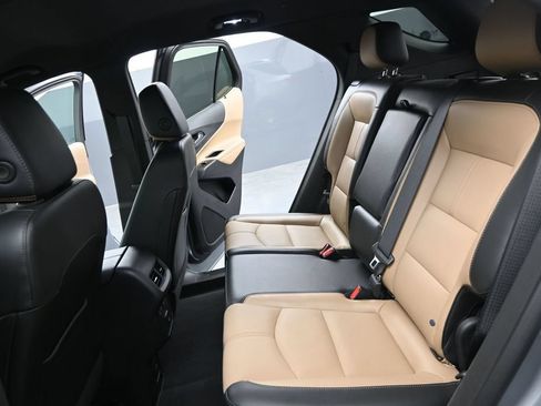 Used 2023 Chevrolet Equinox Premier FWD image 19