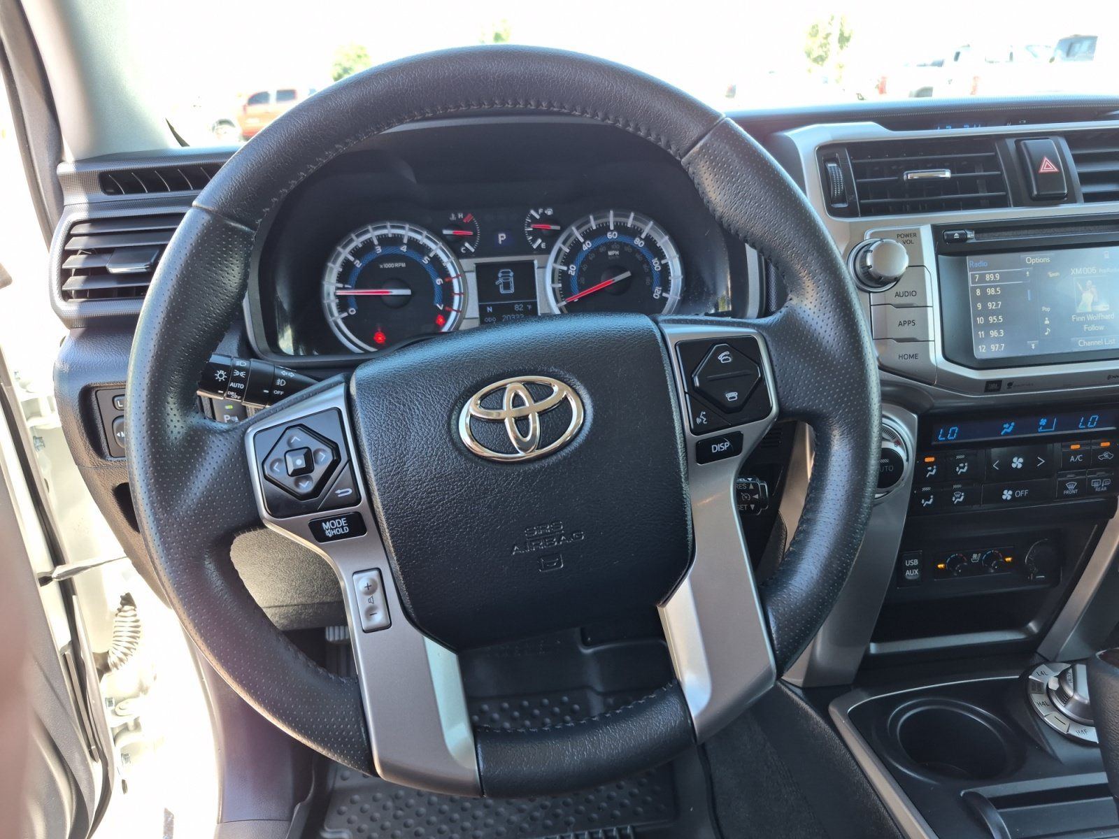 Used 2018 Toyota 4Runner Limited w/ Preferred Accessory Package AWD/4WD image 9
