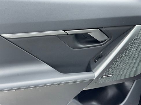 Used 2025 BMW 530i image 43