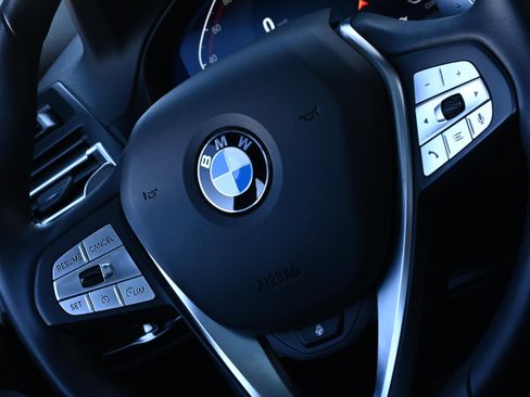 Certified 2025 BMW X4 xDrive30i image 27