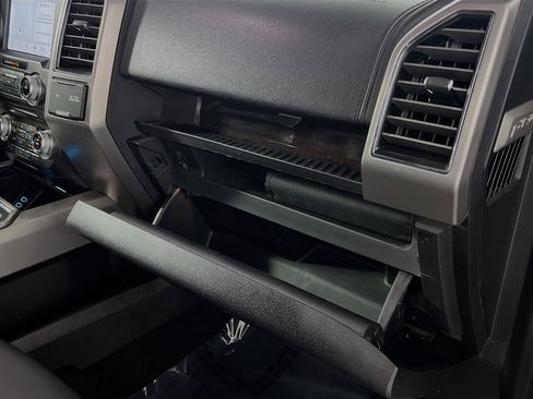 Used 2017 Ford F150 Platinum w/ Equipment Group 701A Luxury image 34