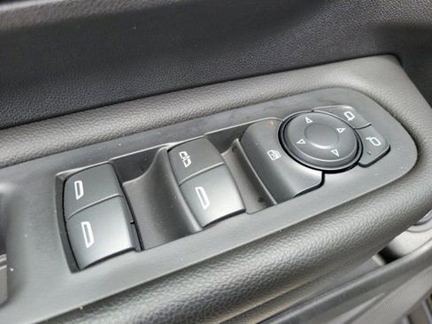 Used 2022 GMC Terrain SLT w/ Elevation Edition image 19