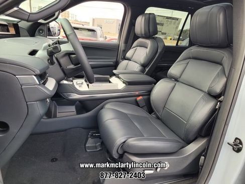 New 2025 Lincoln Navigator L Reserve w/ Jet Appearance Package AWD/4WD image 5