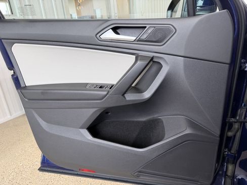 Used 2021 Volkswagen Tiguan SE AWD/4WD image 20