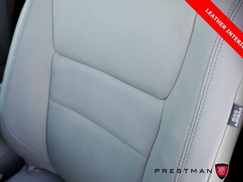 Used 2019 Toyota Sienna XLE w/ XLE Navigation Package FWD image 12