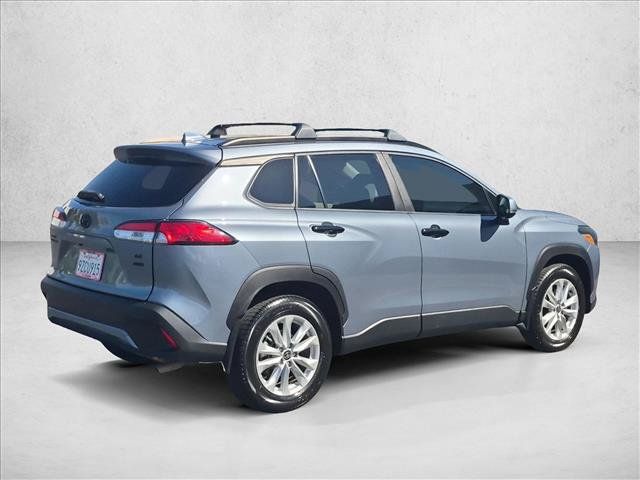 Used 2022 Toyota Corolla Cross LE w/ Moonroof Package AWD/4WD image 5