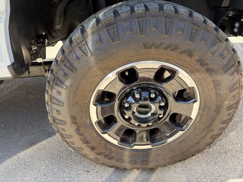 Used 2026 Ford F350 Platinum w/ Tremor Off-Road Package AWD/4WD image 7