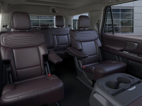 New 2026 Ford Expedition Platinum w/ Platinum Ultimate Package AWD/4WD image 11