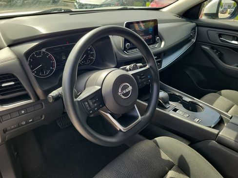 Used 2024 Nissan Rogue SV FWD image 17