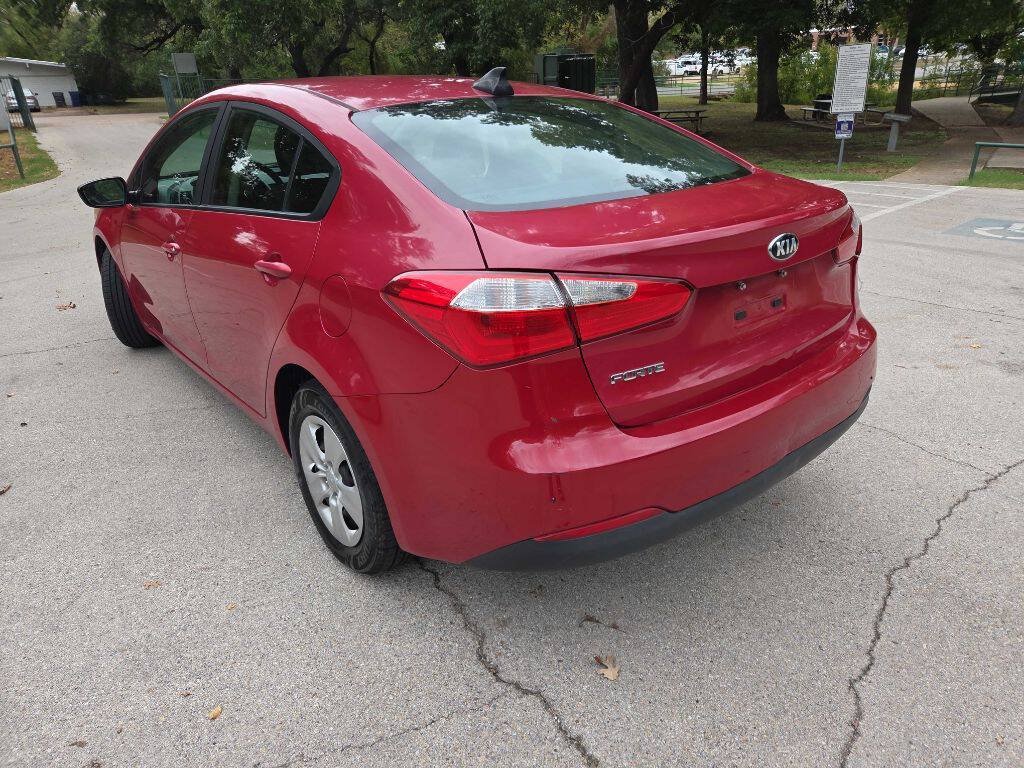Used 2016 Kia Forte LX FWD image 4