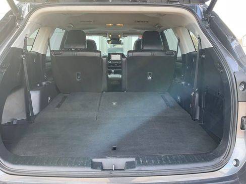 Used 2022 Toyota Highlander XLE image 25