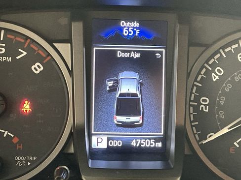 Used 2023 Toyota Tacoma TRD Off-Road image 15