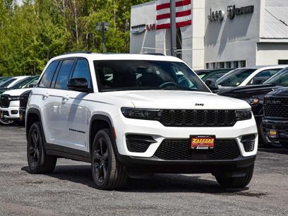 Used 2023 Jeep Grand Cherokee Altitude