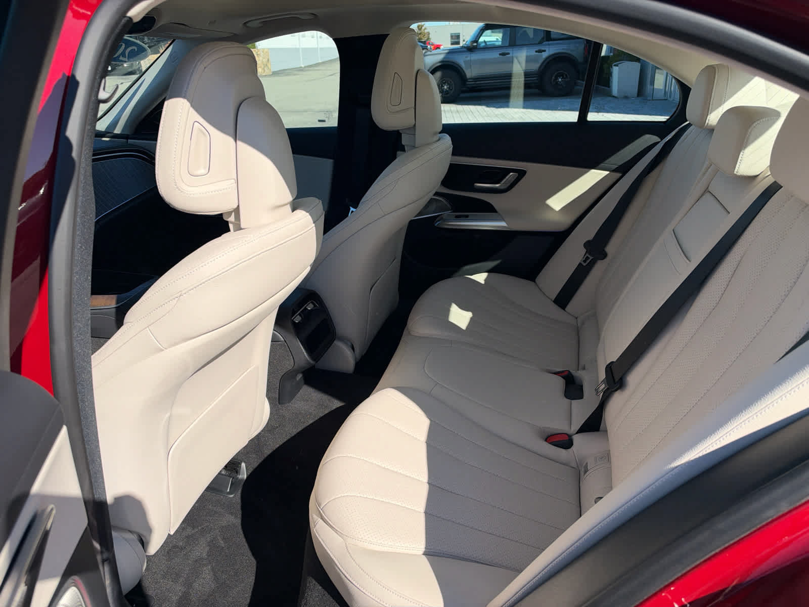Used 2026 Mercedes-Benz E 350 4MATIC Sedan image 8