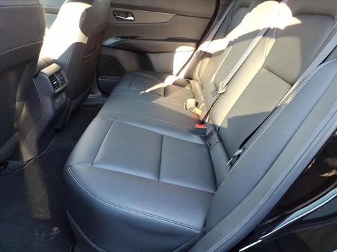 Used 2025 Nissan Murano SV image 9