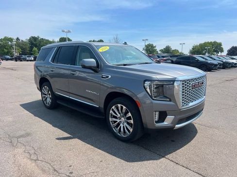 Used 2021 GMC Yukon Denali w/ Advanced Technology Package AWD/4WD image 3