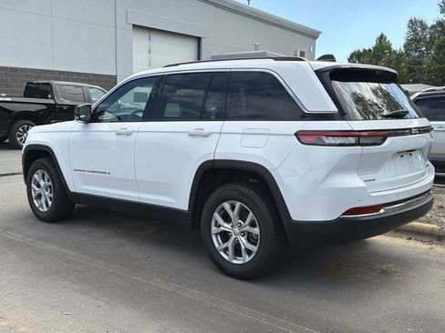 Used 2023 Jeep Grand Cherokee Limited w/ Luxury Tech Group II AWD/4WD image 7