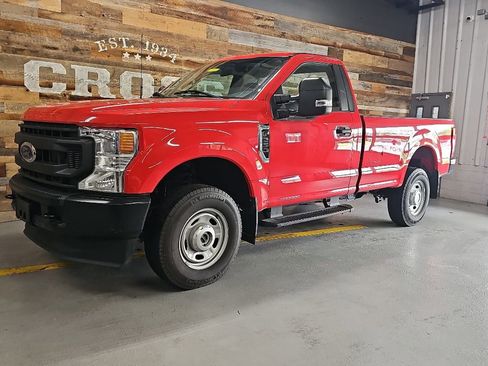 Used 2022 Ford F250 XL w/ Power Equipment Group AWD/4WD image 2