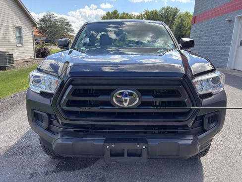Used 2021 Toyota Tacoma SR AWD/4WD image 8
