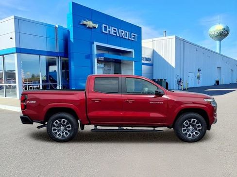 Used 2026 Chevrolet Colorado Z71 w/ Technology Package AWD/4WD image 2
