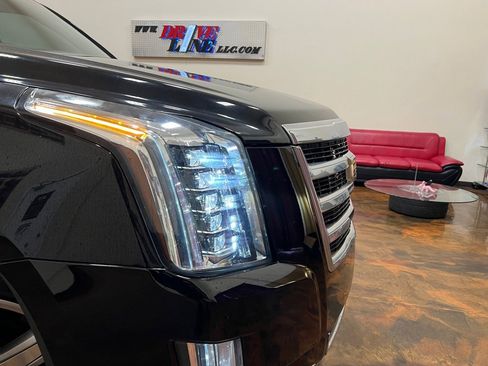 Used 2015 Cadillac Escalade ESV Luxury image 42