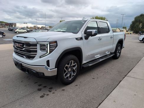Used 2025 GMC Sierra 1500 SLT w/ SLT Premium Plus Package image 4