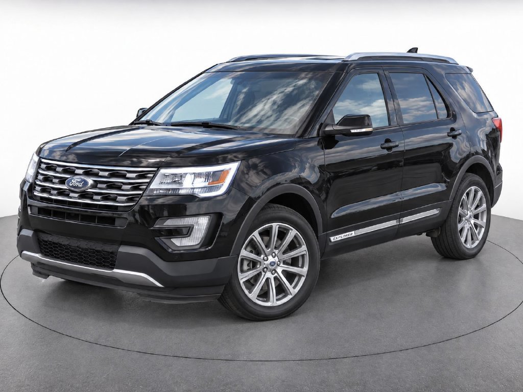 Used 2017 Ford Explorer XLT w/ Equipment Group 202A AWD/4WD image 3