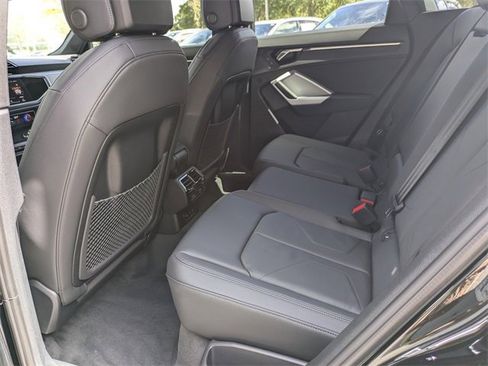 Used 2025 Audi Q3 2.0T Premium w/ Convenience Package image 5