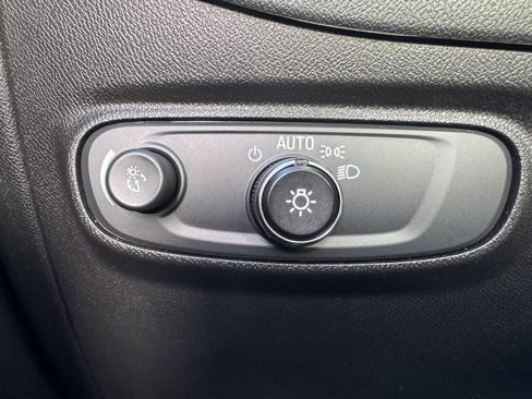 Used 2021 Chevrolet Equinox LT w/ LPO, Cargo Package image 33