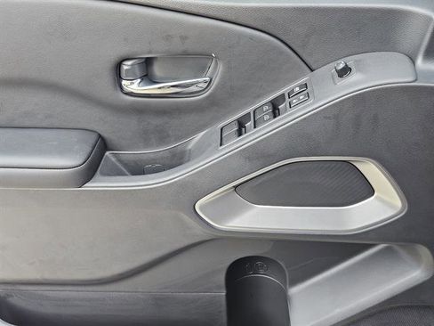 Used 2026 Nissan Frontier SV w/ Tow Package image 16