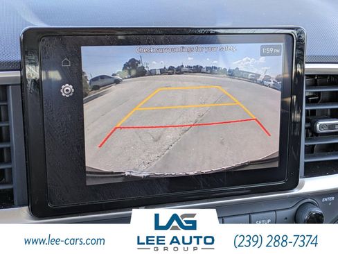 Used 2024 Hyundai Venue Limited image 23