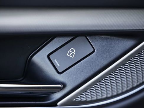 New 2024 Jaguar XF R-Dynamic SE image 34