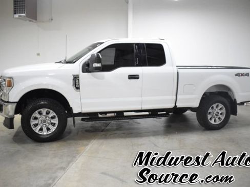 Used 2022 Ford F250 XLT w/ XLT Value Package AWD/4WD image 2