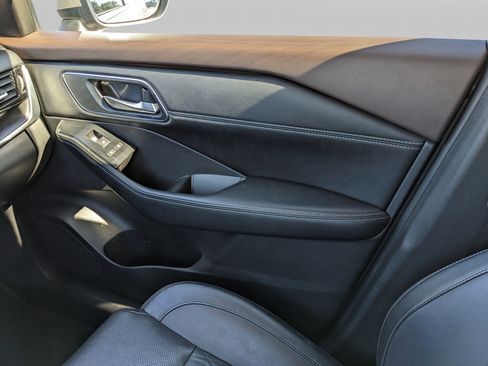 Used 2021 Nissan Rogue Platinum image 20