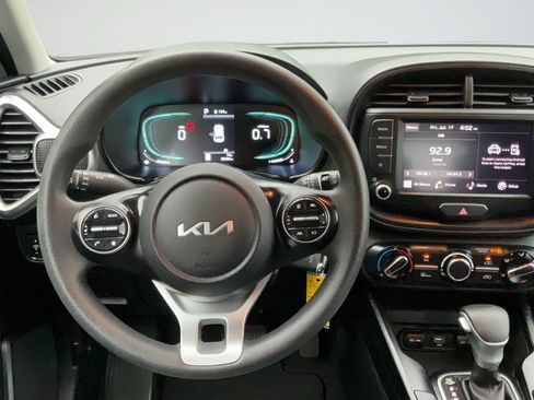 Used 2024 Kia Soul LX w/ Option Group 015 FWD image 13