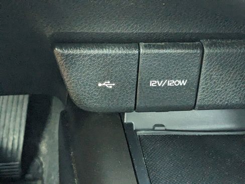Used 2022 Toyota Camry SE image 23