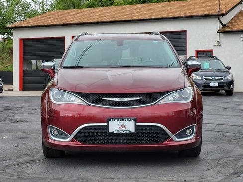 Used 2018 Chrysler Pacifica Limited FWD image 6