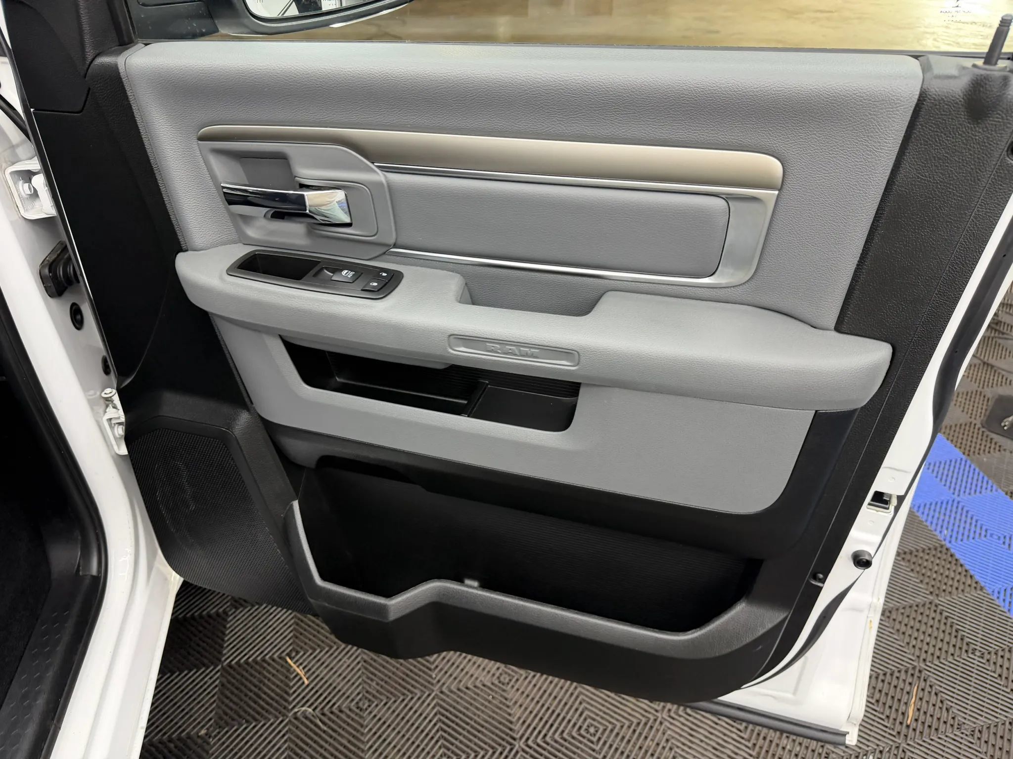 Used 2015 RAM 1500 Sport AWD/4WD image 6