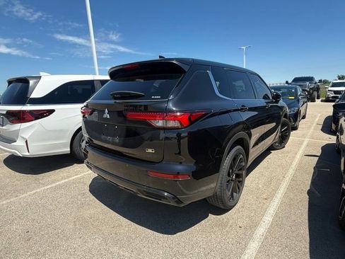 Used 2024 Mitsubishi Outlander SE Black Edition AWD/4WD image 2