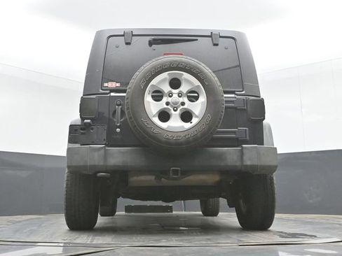 Used 2012 Jeep Wrangler Unlimited Sport image 31