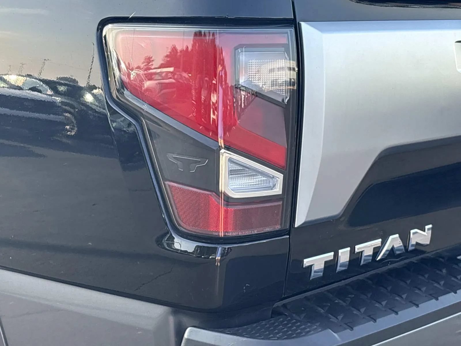 Used 2023 Nissan Titan Platinum Reserve w/ Moonroof Package AWD/4WD image 10