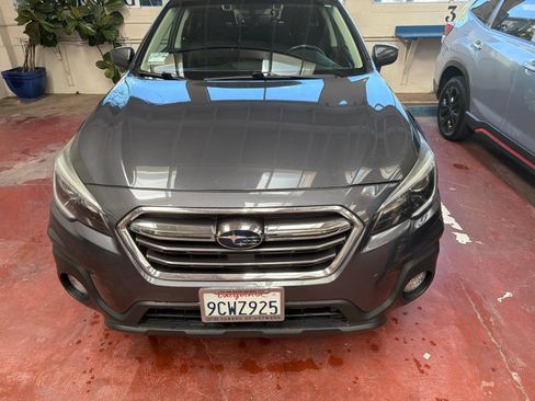 Used 2019 Subaru Outback 2.5i Premium AWD/4WD image 1