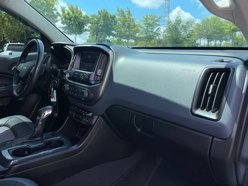Used 2022 Chevrolet Colorado Z71 AWD/4WD image 30